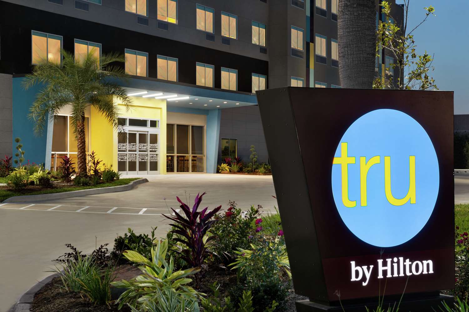 tru by hilton houston webster nasa