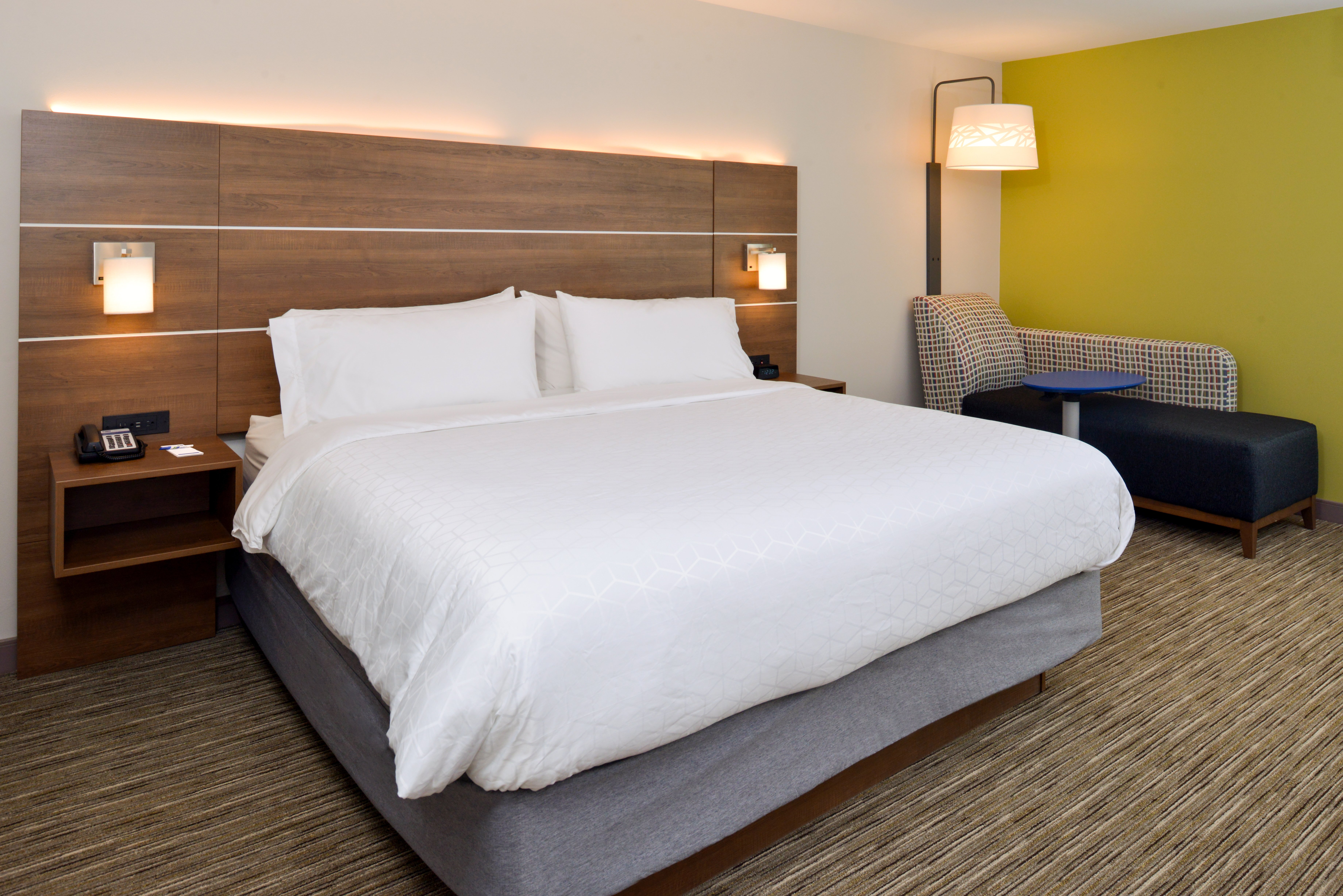 holiday inn express and suites ottumwa an ihg hotel
