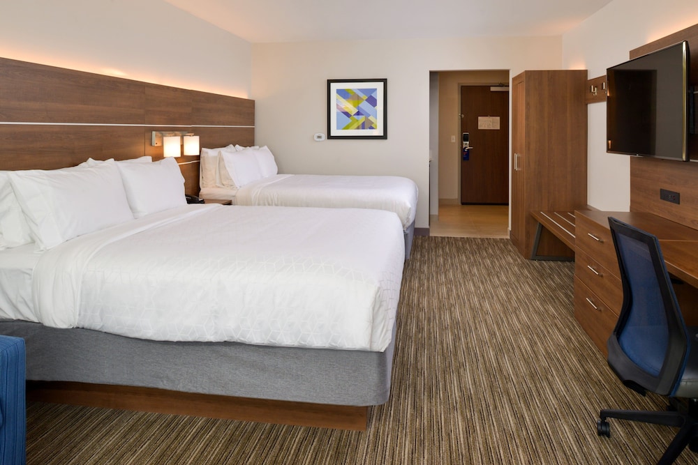 holiday inn express and suites ottumwa an ihg hotel