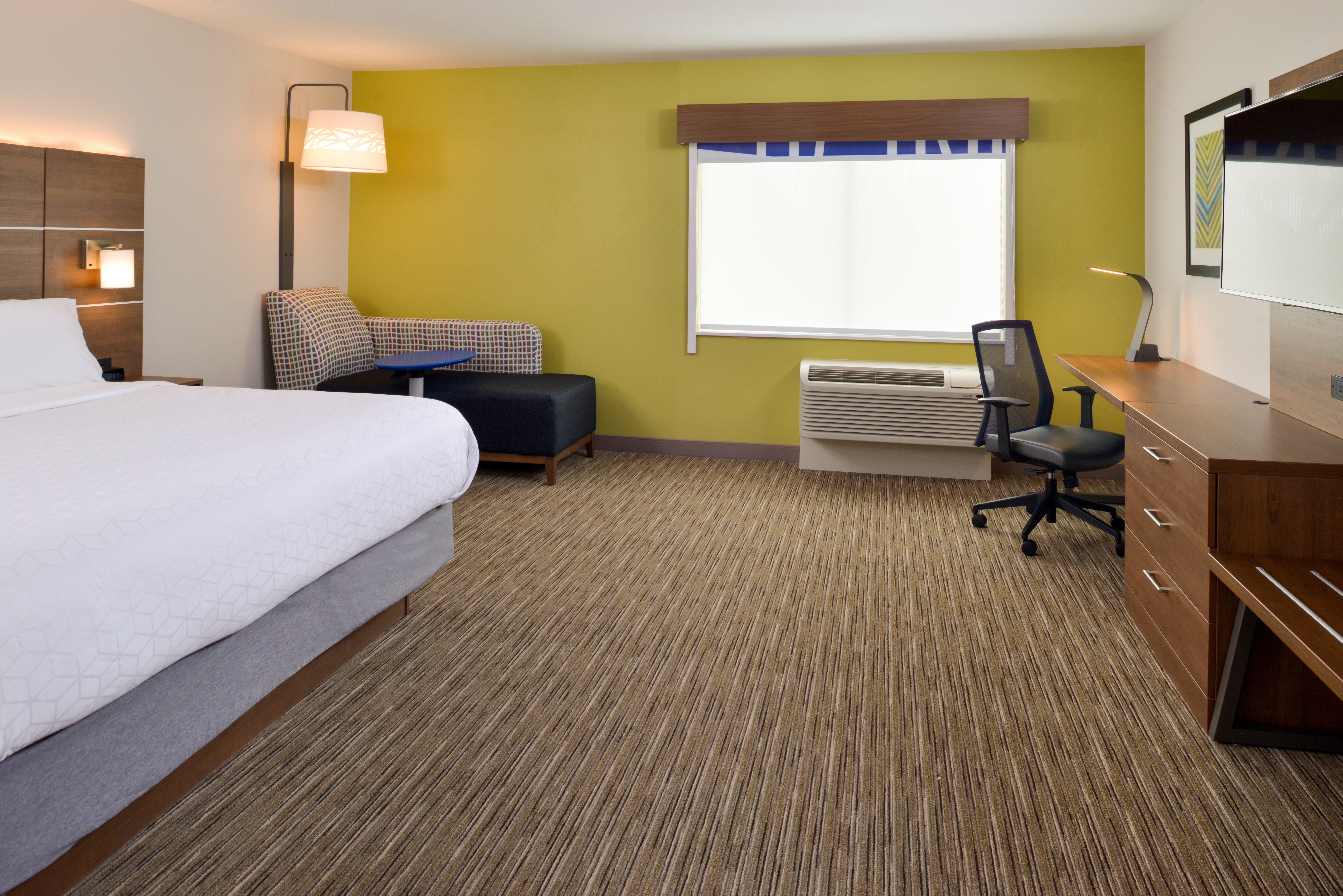 holiday inn express and suites ottumwa an ihg hotel