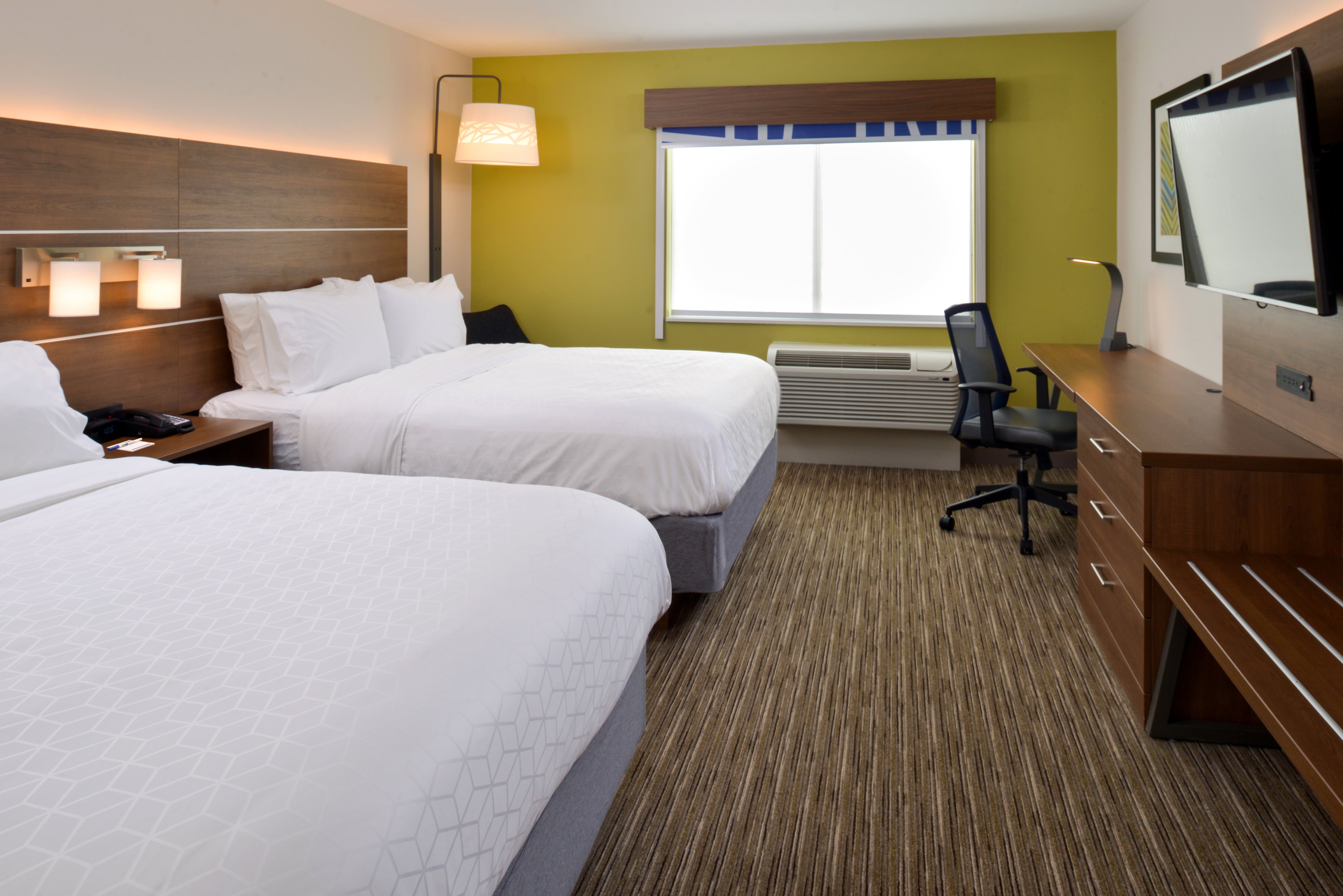holiday inn express and suites ottumwa an ihg hotel
