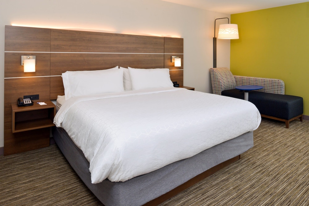 holiday inn express and suites ottumwa an ihg hotel