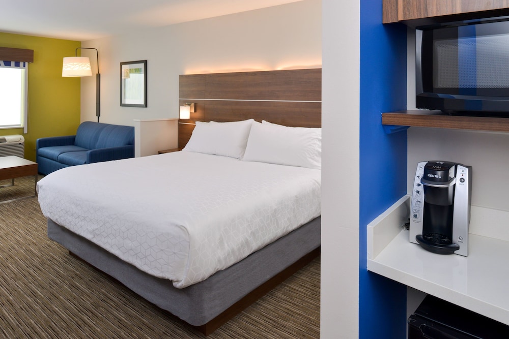 holiday inn express and suites ottumwa an ihg hotel