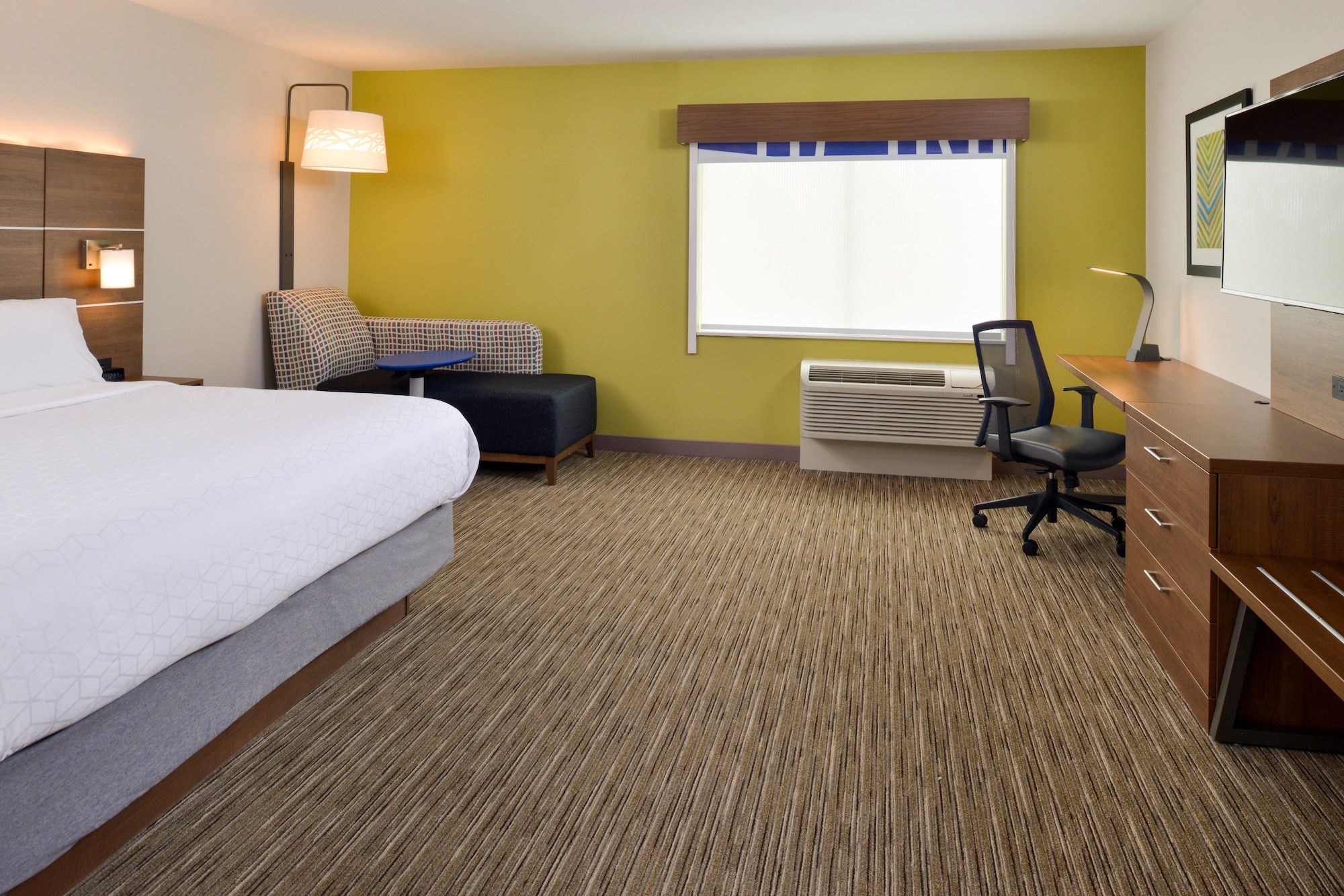holiday inn express and suites ottumwa an ihg hotel