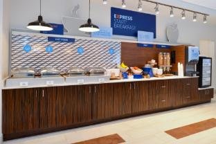 holiday inn express and suites ottumwa an ihg hotel