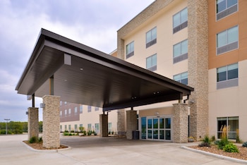 holiday inn express and suites ottumwa an ihg hotel