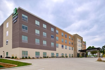 holiday inn express and suites ottumwa an ihg hotel
