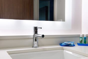 Holiday Inn Express And Suites Ottumwa, An Ihg Hotel,Wapello>>Ottumwa,2.5 star
