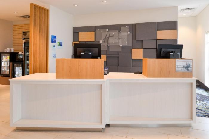 holiday inn express and suites ottumwa an ihg hotel