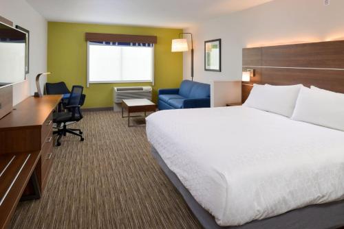 holiday inn express and suites ottumwa an ihg hotel
