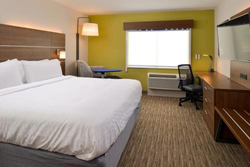 holiday inn express and suites ottumwa an ihg hotel