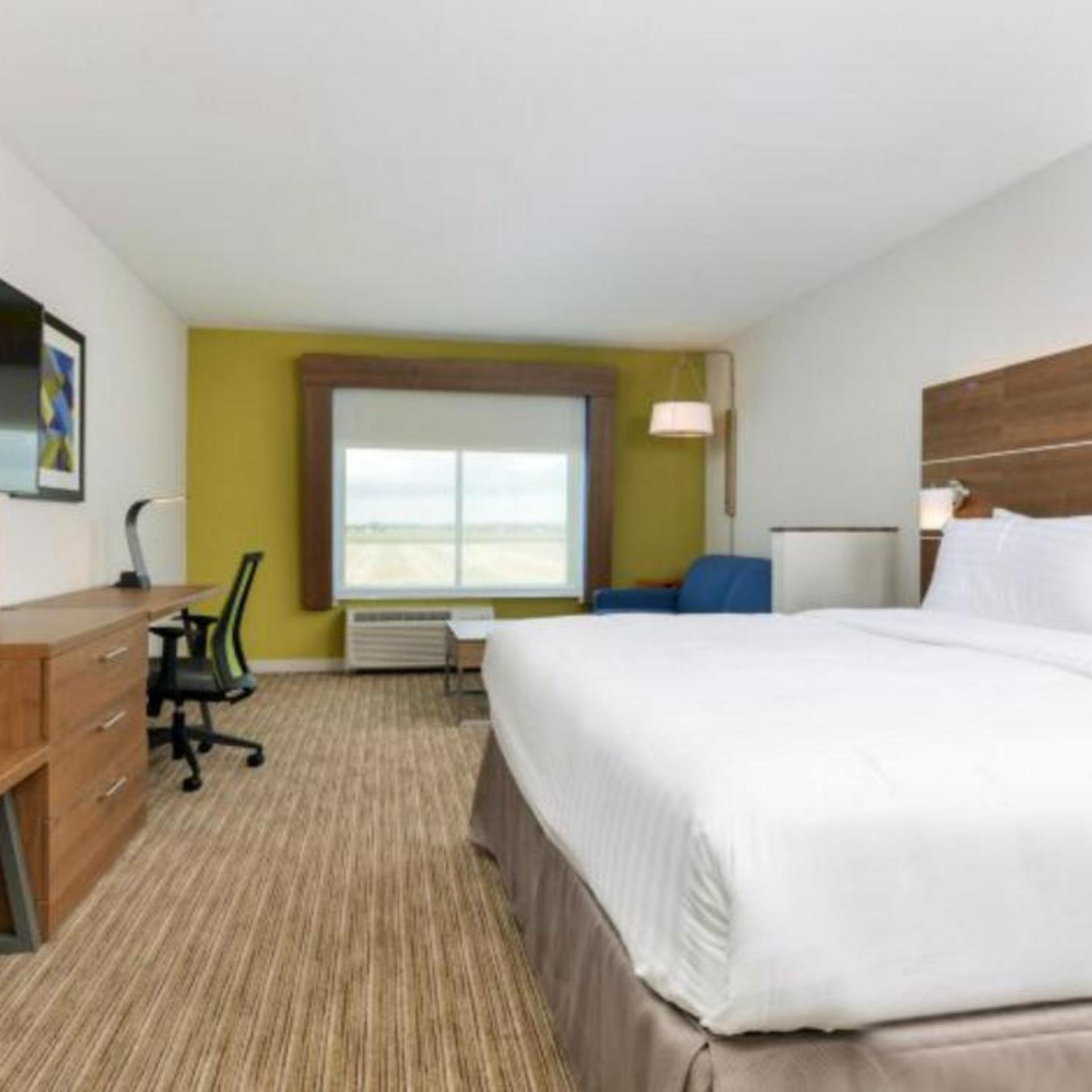 holiday inn express alliance an ihg hotel