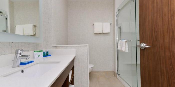 holiday inn express alliance an ihg hotel