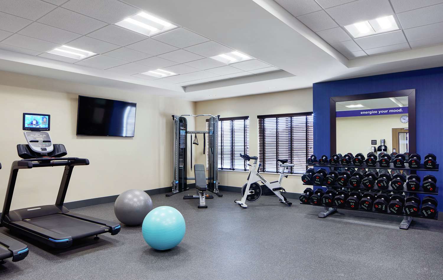 hampton inn and suites chicago waukegan
