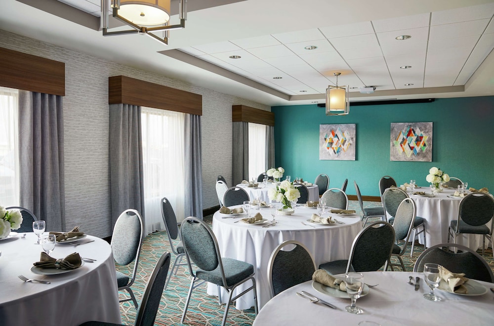 hampton inn and suites chicago waukegan