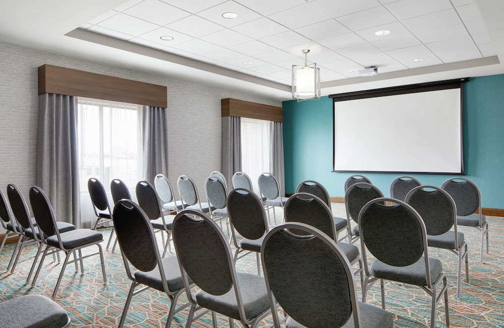 hampton inn and suites chicago waukegan