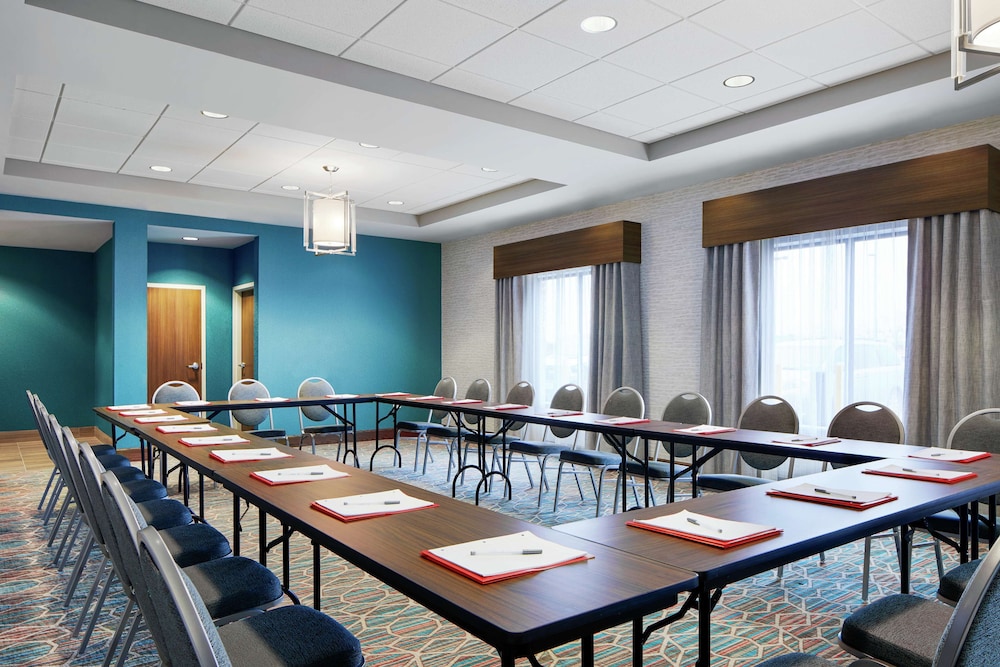 hampton inn and suites chicago waukegan