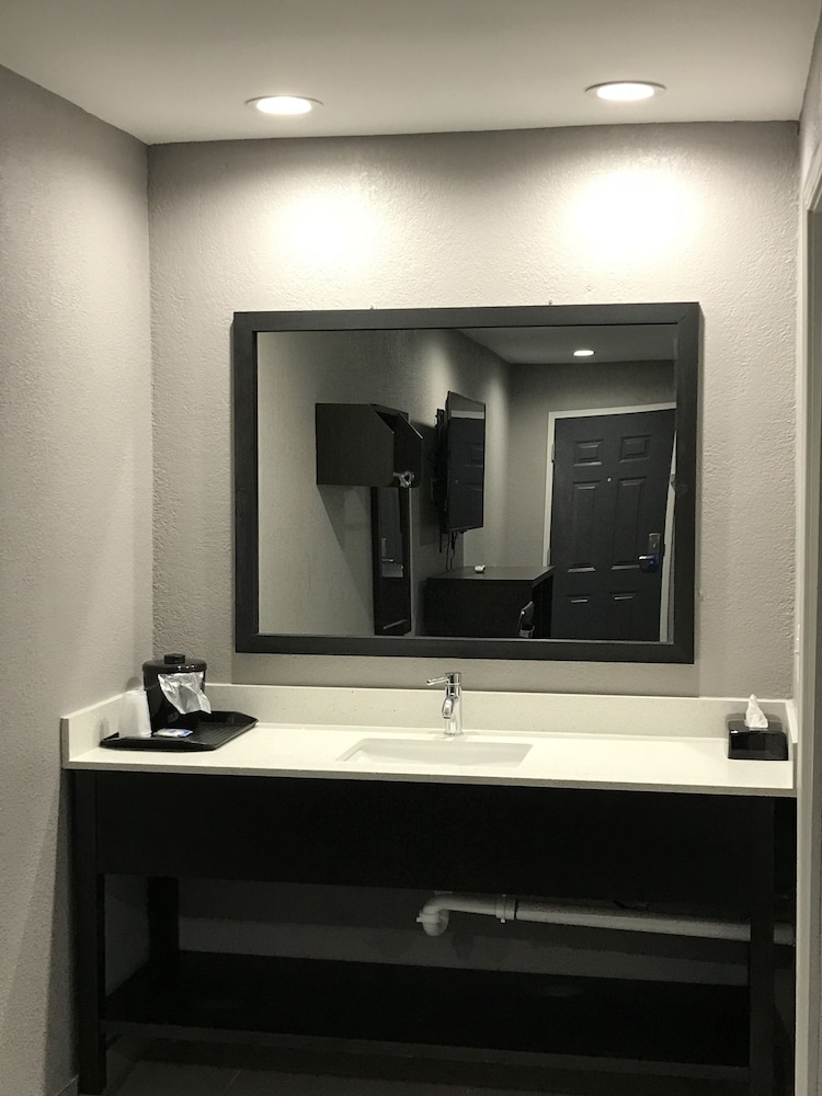 rodeway inn south
