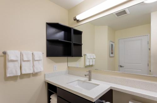 candlewood suites rochester mayo clinic area an ihg hotel