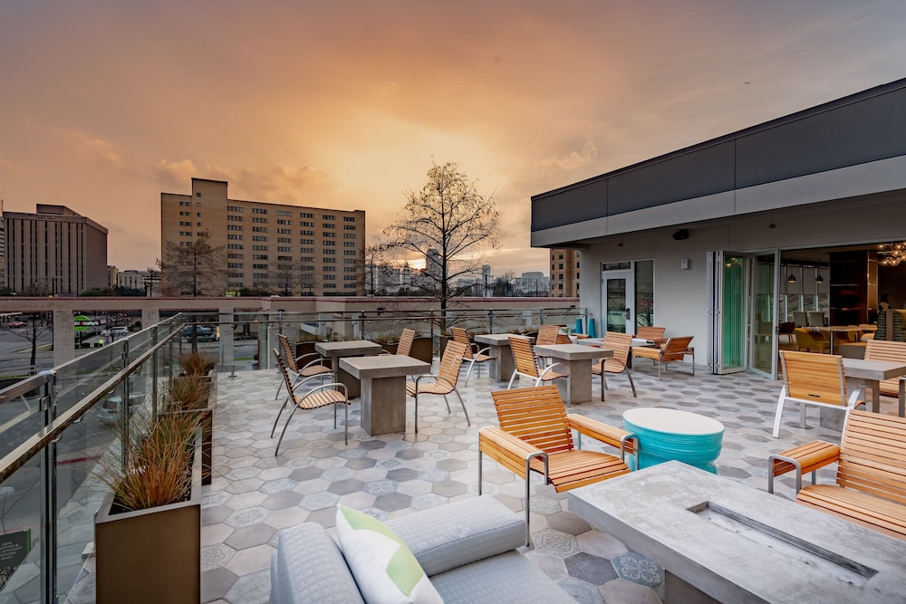 element dallas downtown east