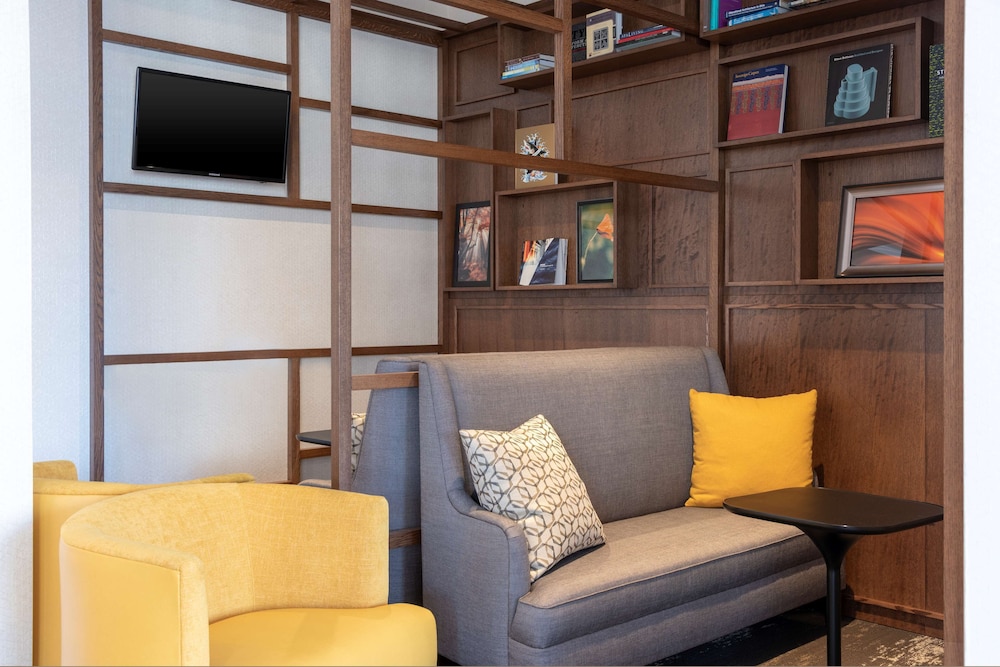 hyatt place detroit royal oak