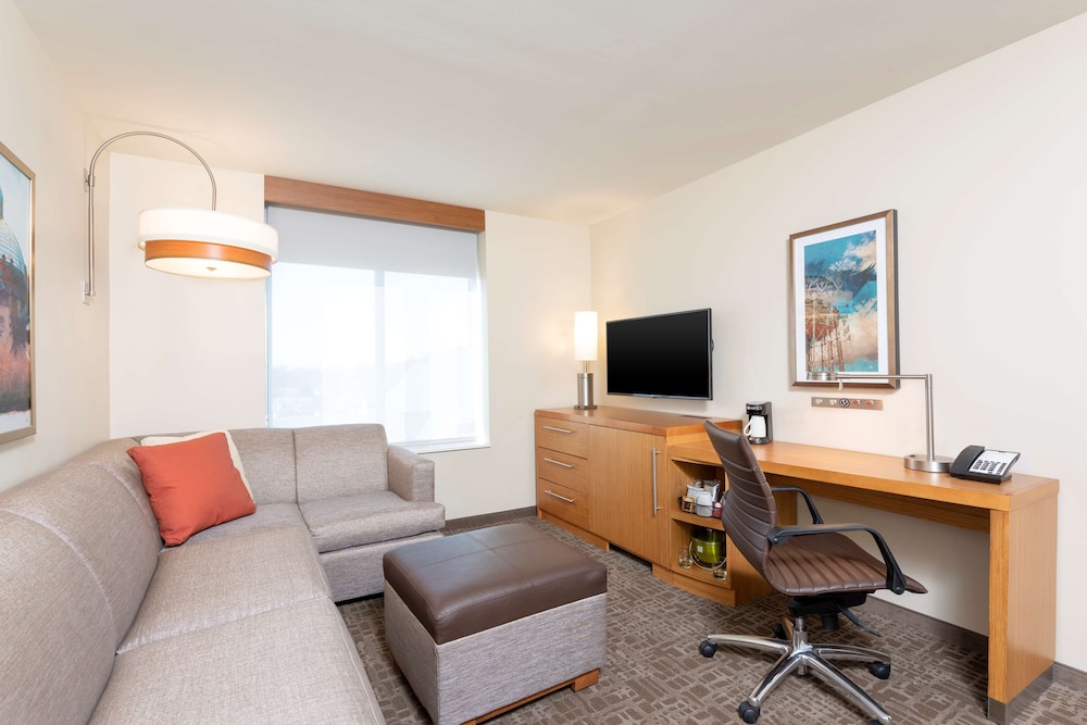 hyatt place detroit royal oak