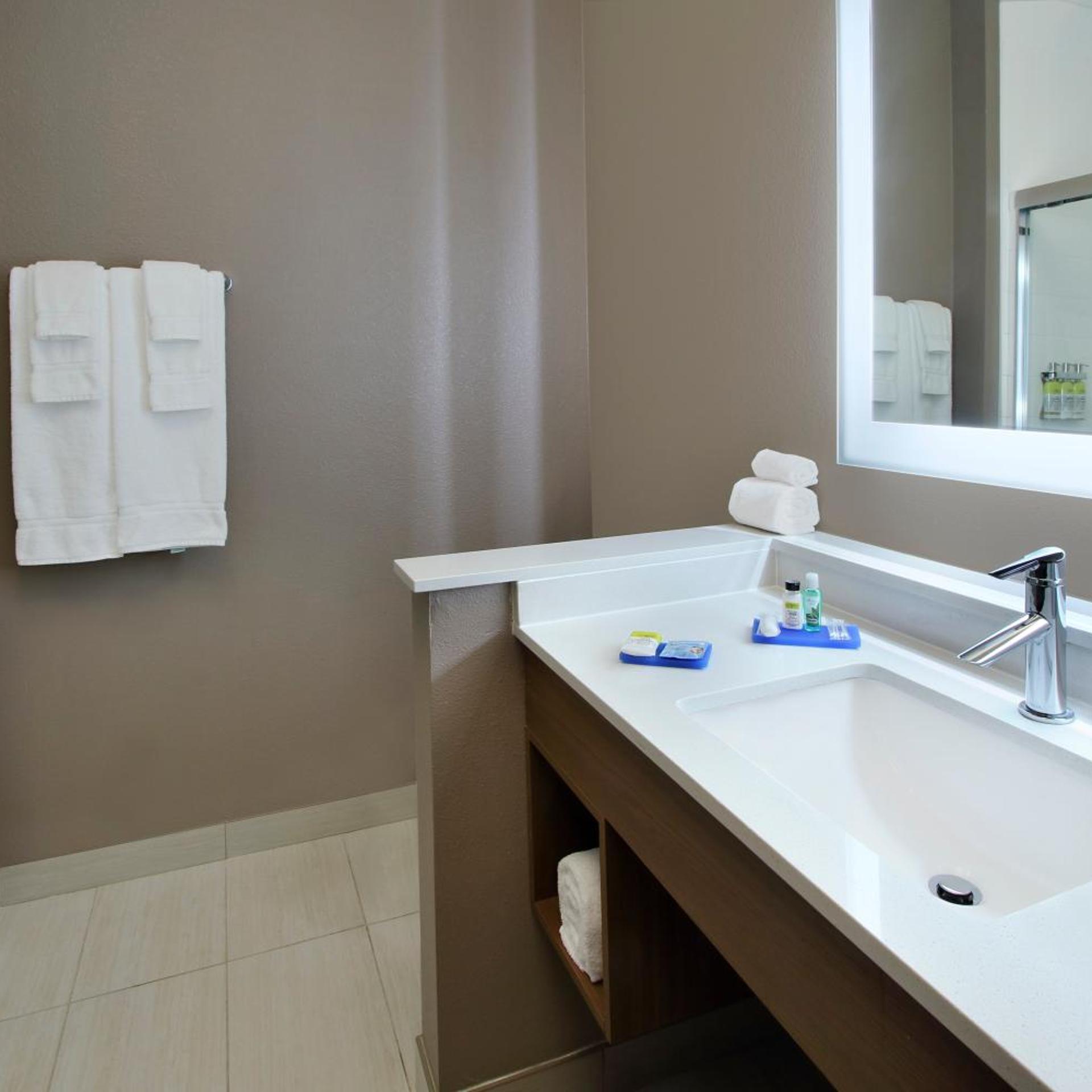 holiday inn exp and sts dallas frisco nw toyota stdm