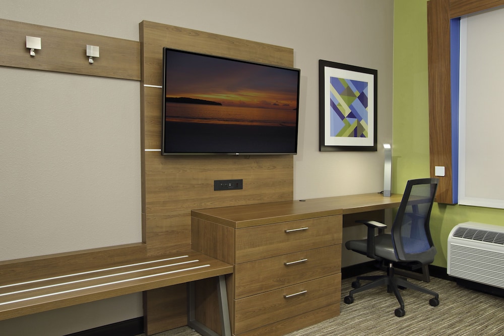 holiday inn exp and sts dallas frisco nw toyota stdm