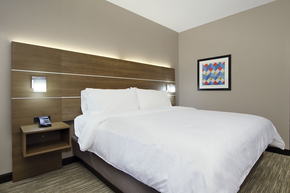 holiday inn exp and sts dallas frisco nw toyota stdm