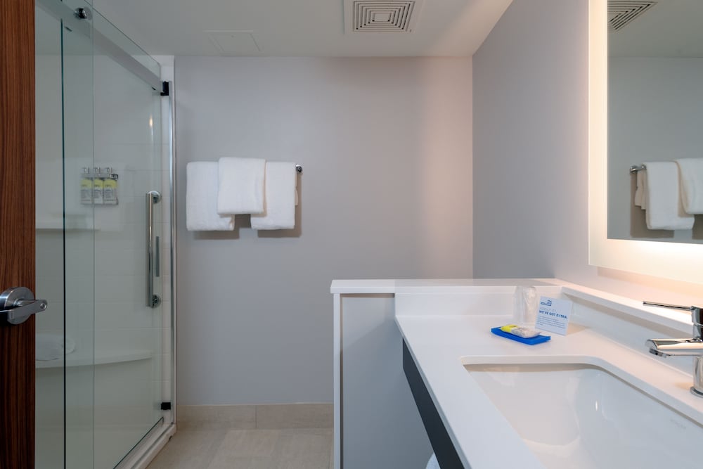 holiday inn express and suites tulsa downtown an ihg hotel