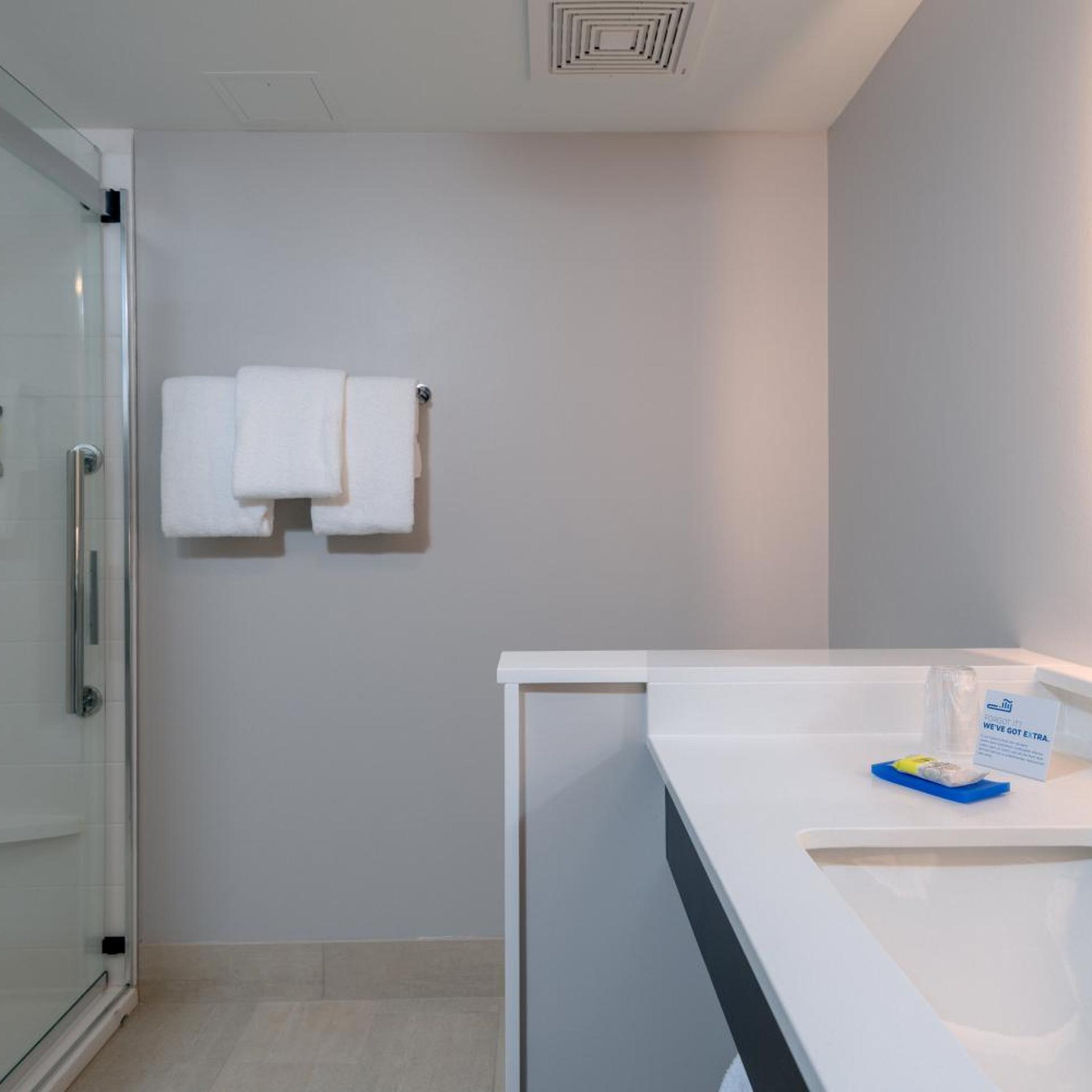 holiday inn express and suites tulsa downtown an ihg hotel