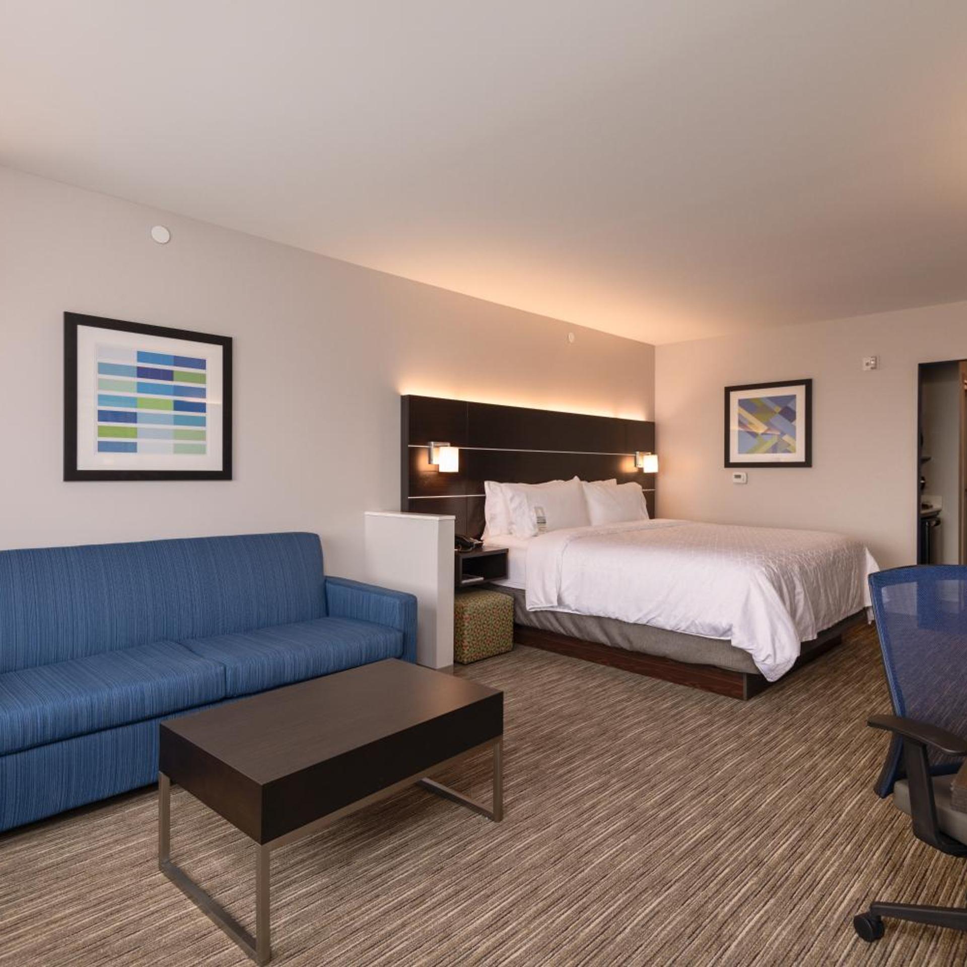 holiday inn express and suites tulsa downtown an ihg hotel