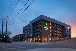 holiday inn express and suites tulsa downtown an ihg hotel