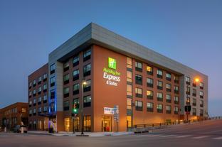 holiday inn express and suites tulsa downtown an ihg hotel