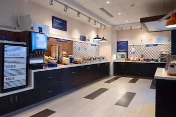 holiday inn express and suites tulsa downtown an ihg hotel