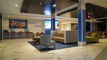 holiday inn express and suites franklin berry farms