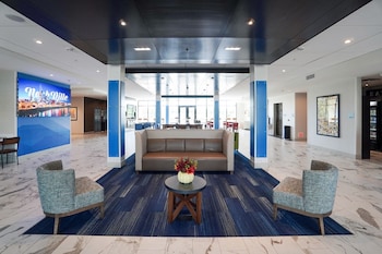 holiday inn express and suites franklin berry farms