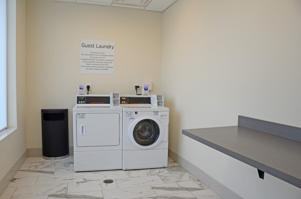 holiday inn express and suites franklin berry farms