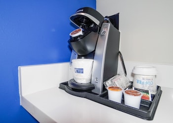 holiday inn express and suites franklin berry farms