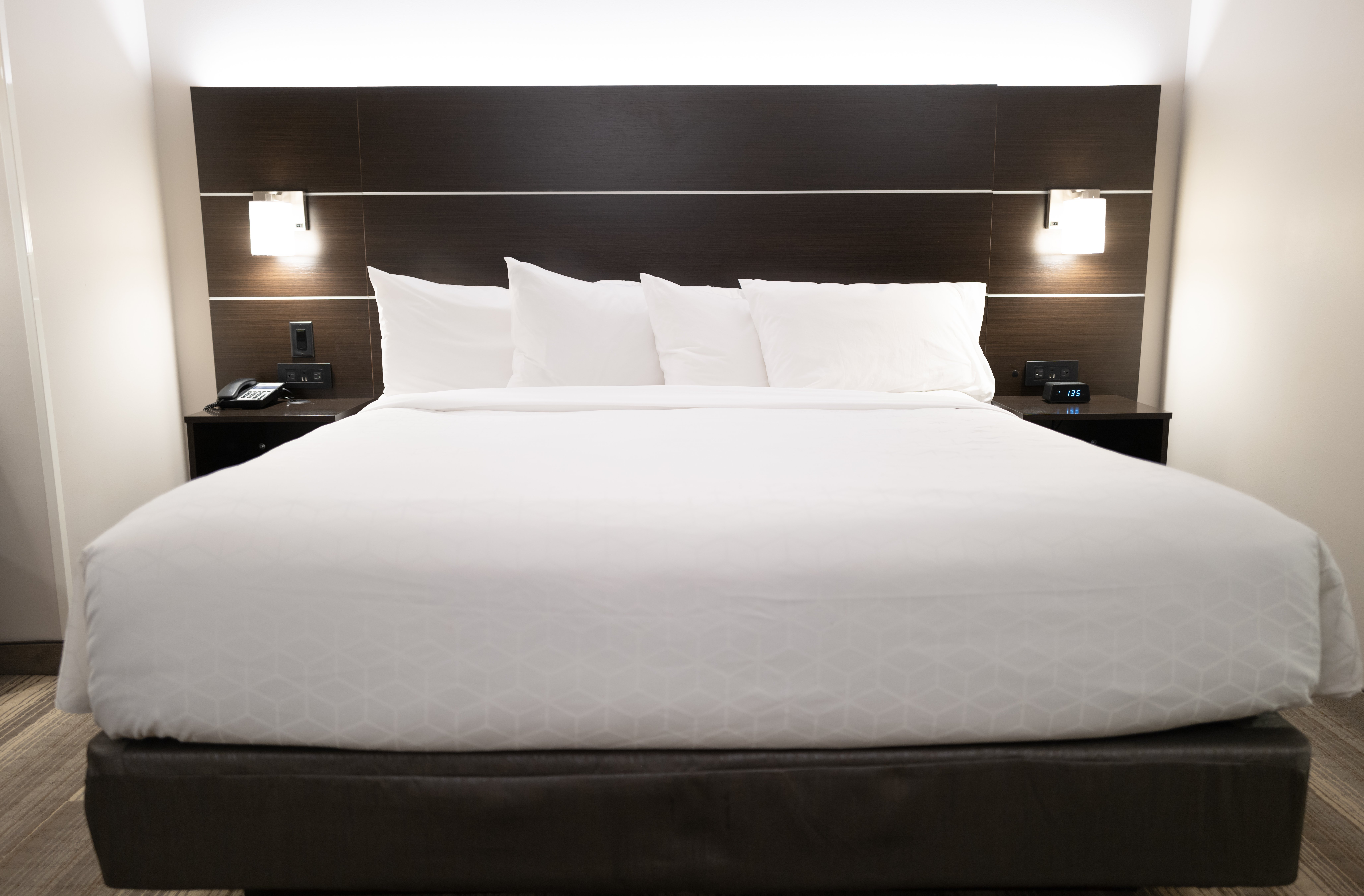 holiday inn express and suites franklin berry farms