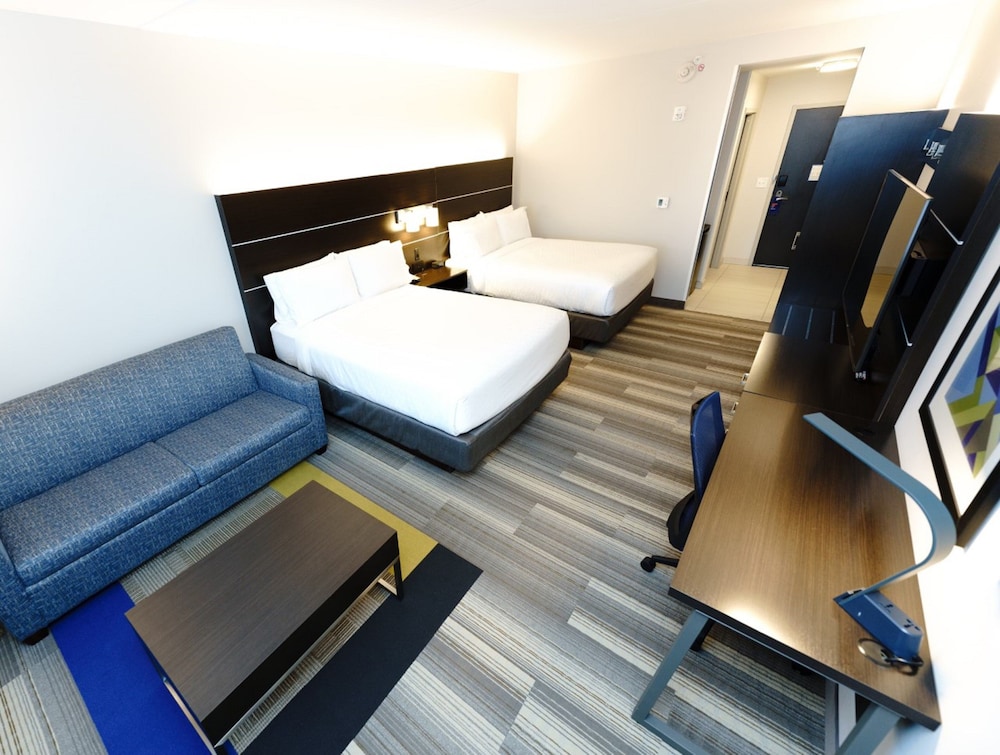 holiday inn express and suites franklin berry farms