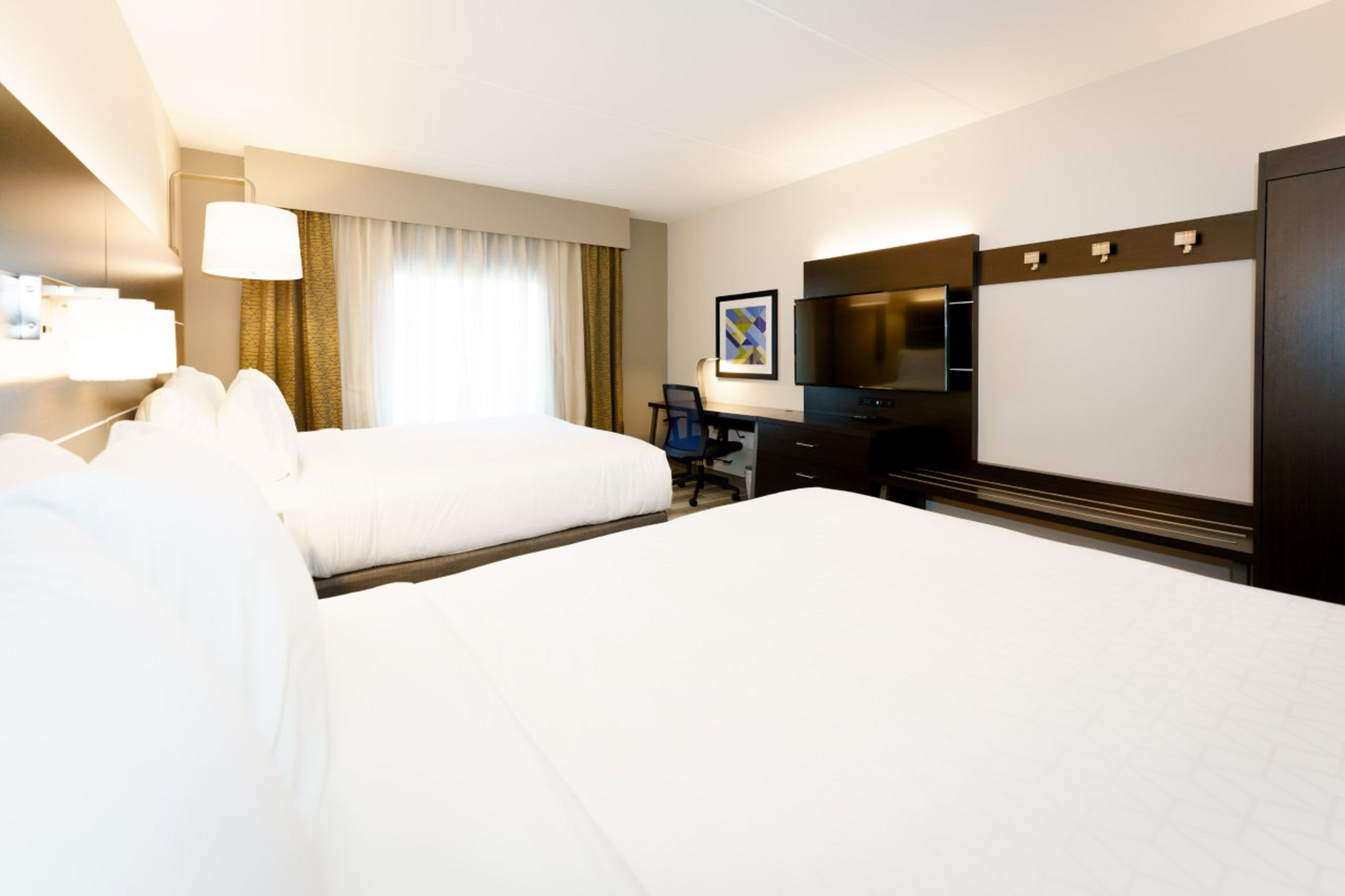 holiday inn express and suites franklin berry farms
