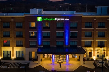 holiday inn express and suites franklin berry farms