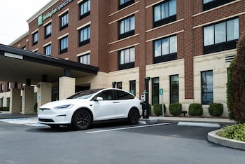 holiday inn express and suites franklin berry farms