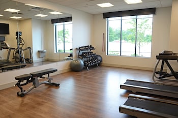 holiday inn express and suites franklin berry farms