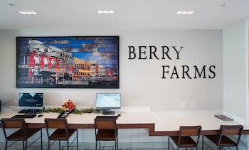 holiday inn express and suites franklin berry farms