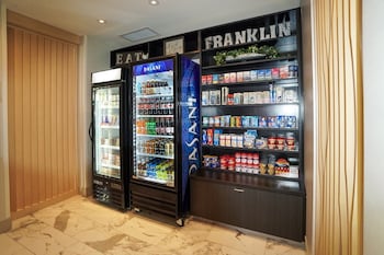 holiday inn express and suites franklin berry farms