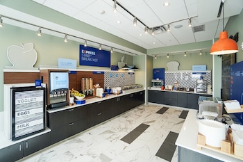 holiday inn express and suites franklin berry farms