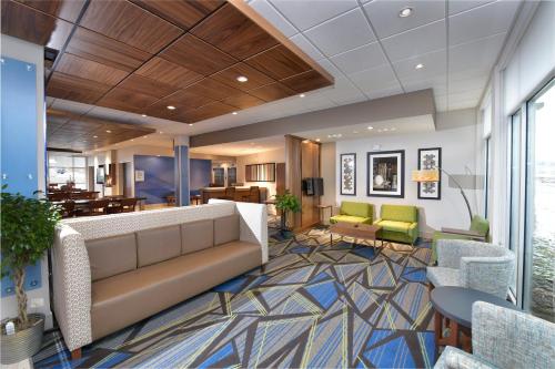 holiday inn express and suites millersburg an ihg hotel