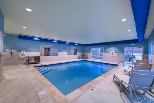 holiday inn express and suites millersburg an ihg hotel